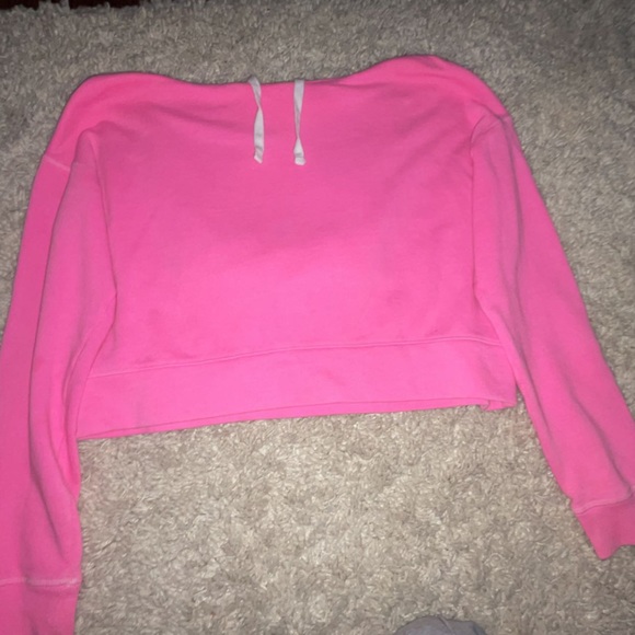 Pink cropped hoodie - Picture 2 of 4